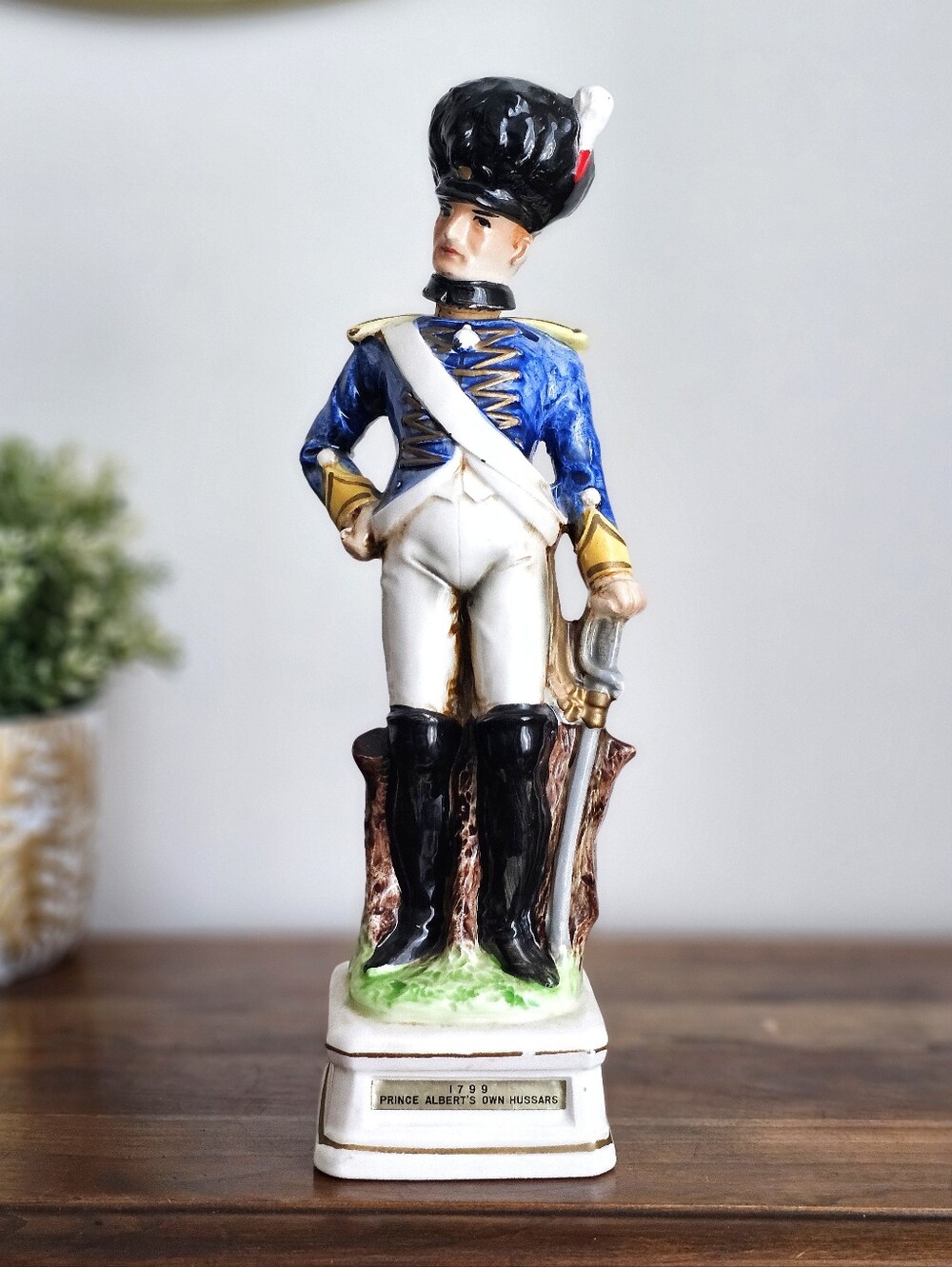 Vintage 13" 1799 Prince Albert's Own Hussars Music Box Decanter Made in Japan